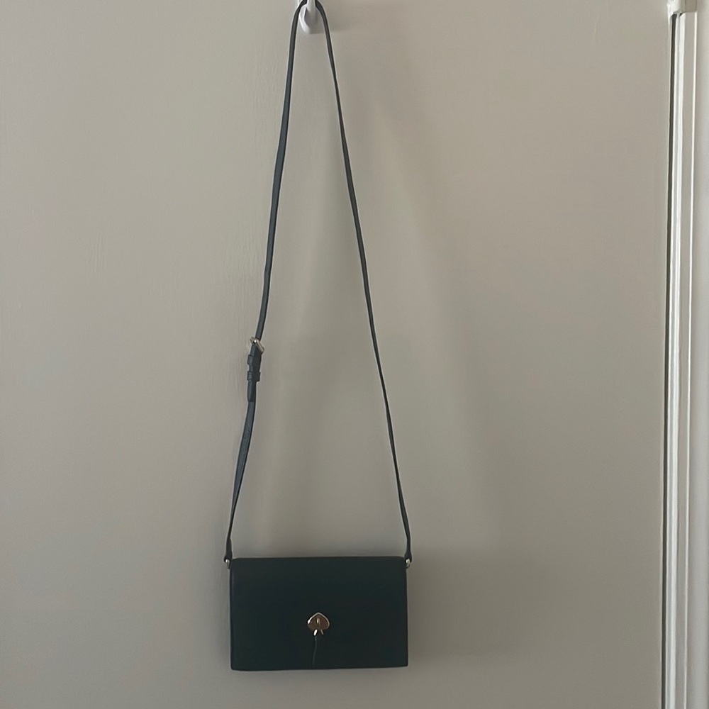 Kate Spade Crossbody wallet